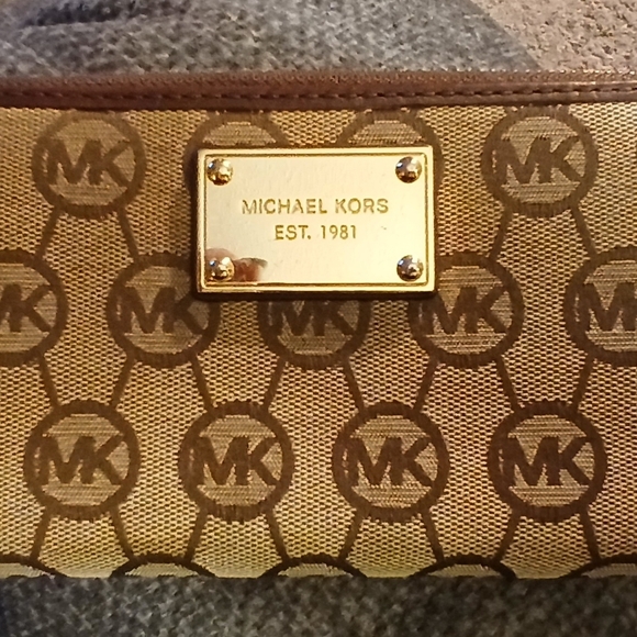 ✨ Michael Kors Jet Set Travel Zip Around Wallet | MK Signature Monogram Brown - Picture 10 of 10
